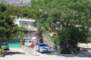 Apartments with a parking space Tucepi, Makarska - 6857